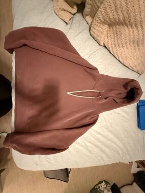 Vuori Restore Half Zip Hoodie in Elderberry